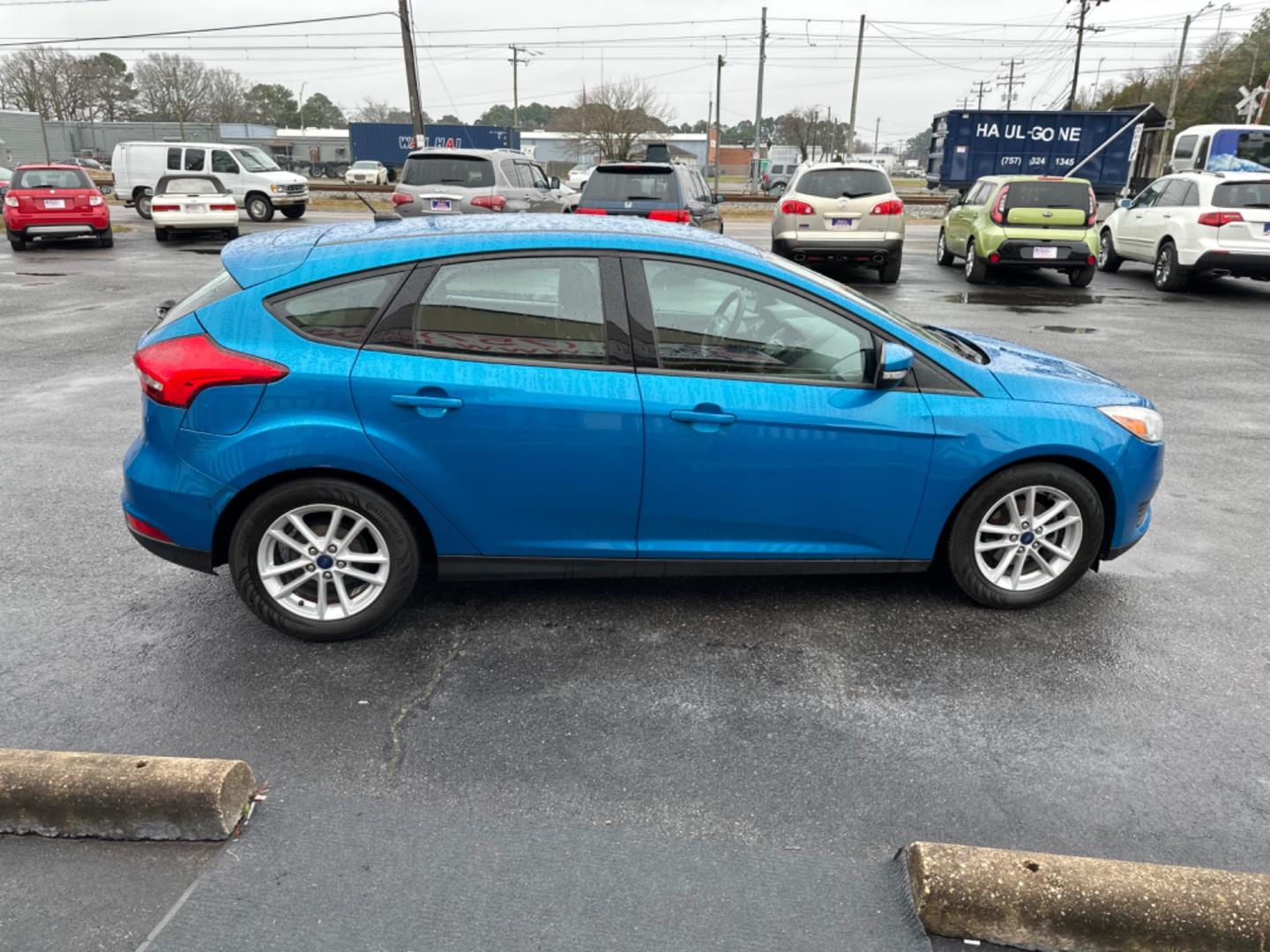 2017 Blue Ford Focus (1FADP3K27HL) , located at 5700 Curlew Drive, Norfolk, VA, 23502, (757) 455-6330, 36.841885, -76.209412 - Photo#5